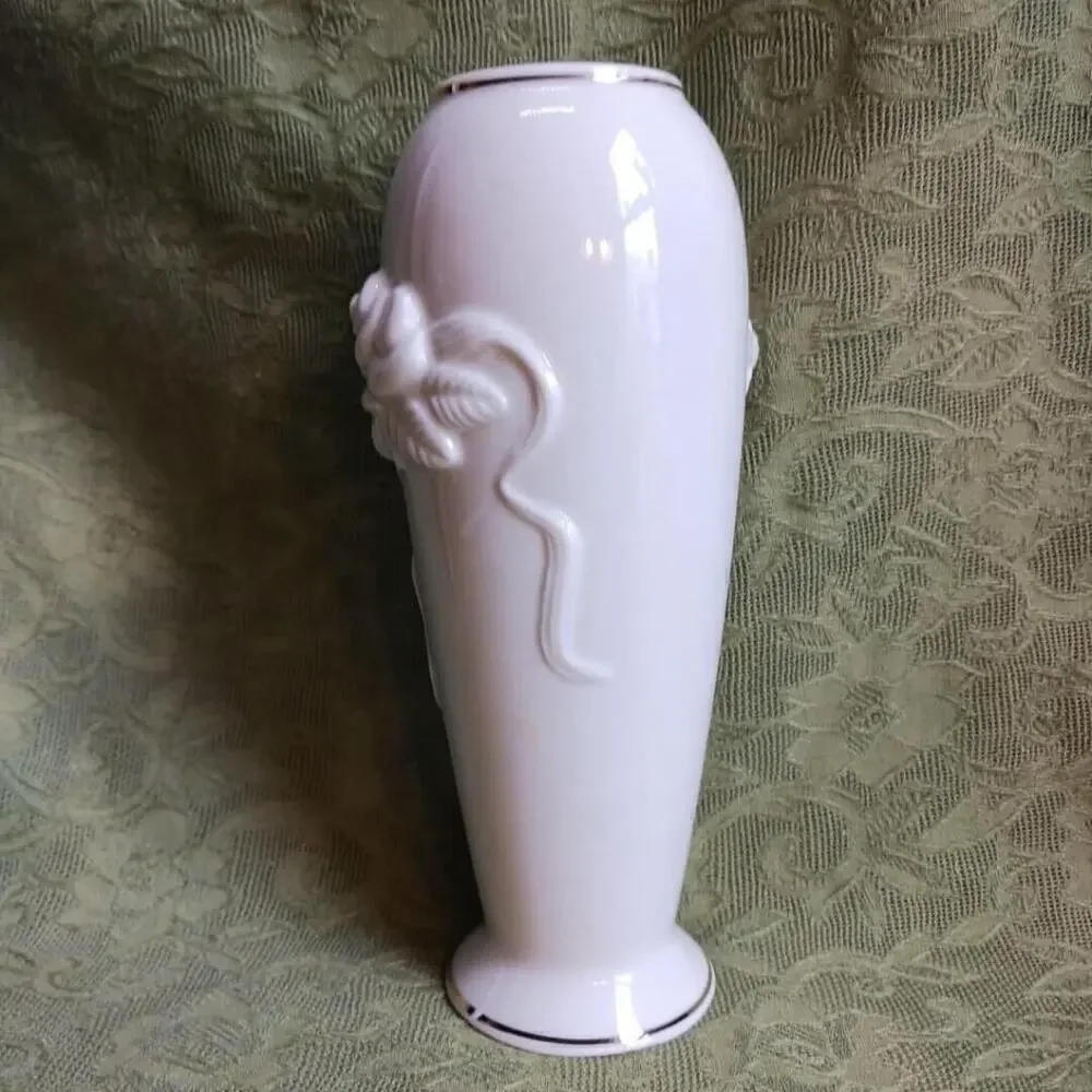 Lenox Rose Blossom Ivory Vase Medium 24 Karat Gold